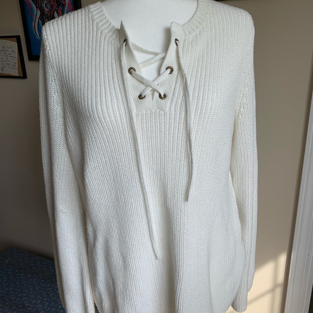 White sweater like new condition!